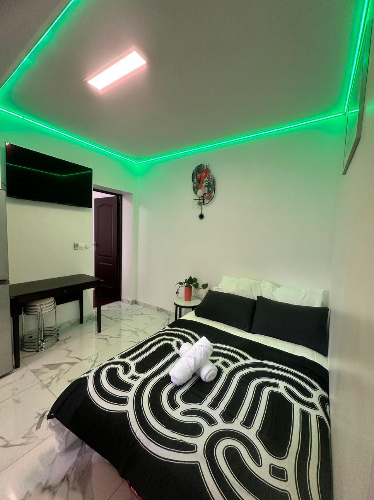 Superbe Appartement Renove Au Coeur De La Capitale Parijs Buitenkant foto